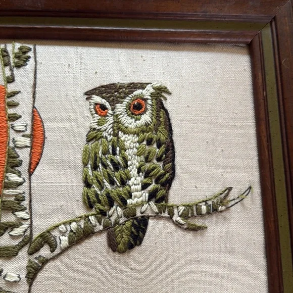 Vintage 1970s crewel embroidered owl - Picture 2 of 8